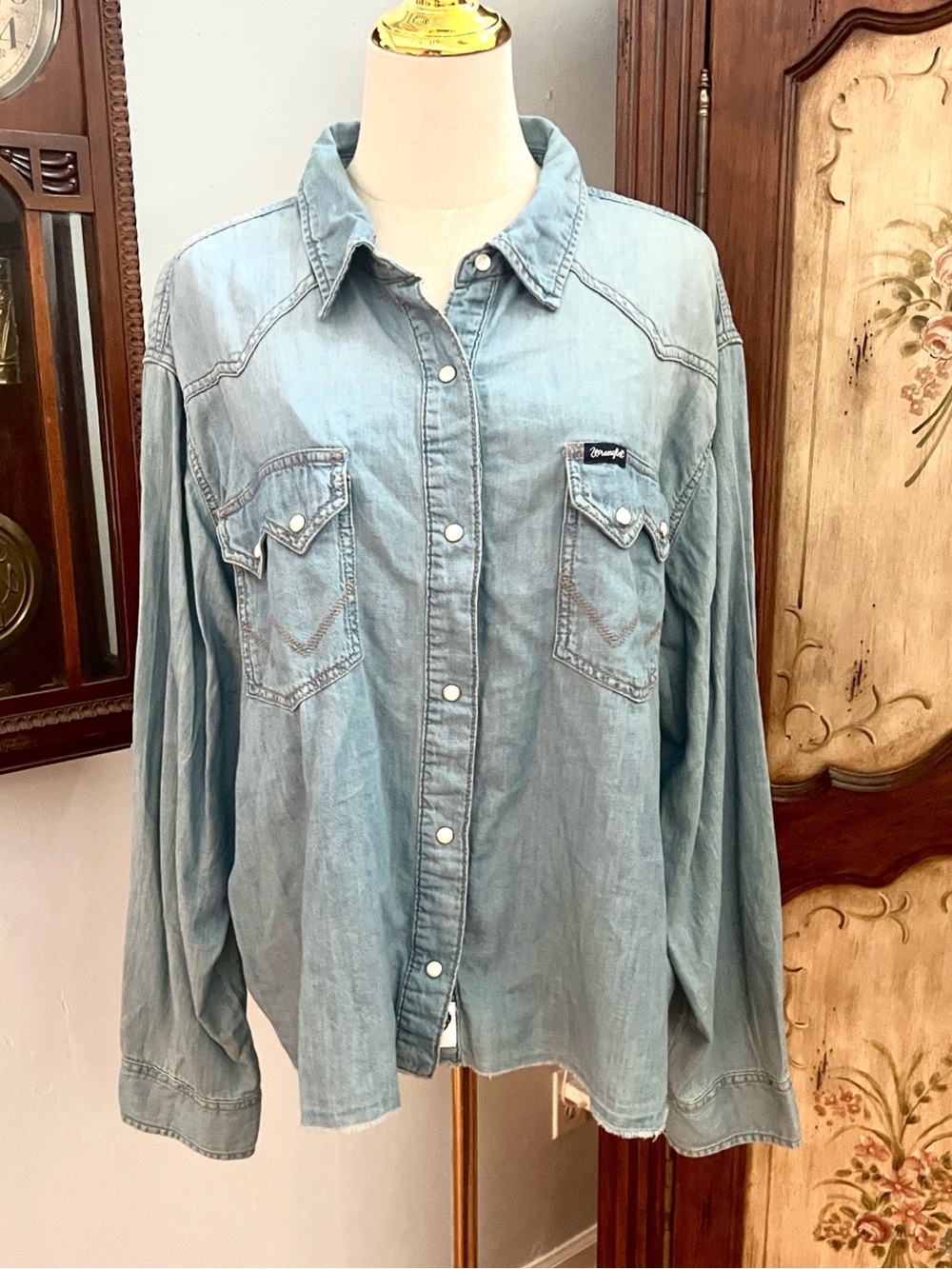 Wrangler Light Wash Denim Western Button-Down Shirt - Picture 5 of 11